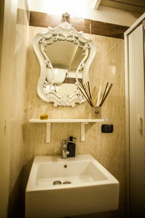 Suite Re Riccardo กาแซร์ตา ภายนอก รูปภาพ